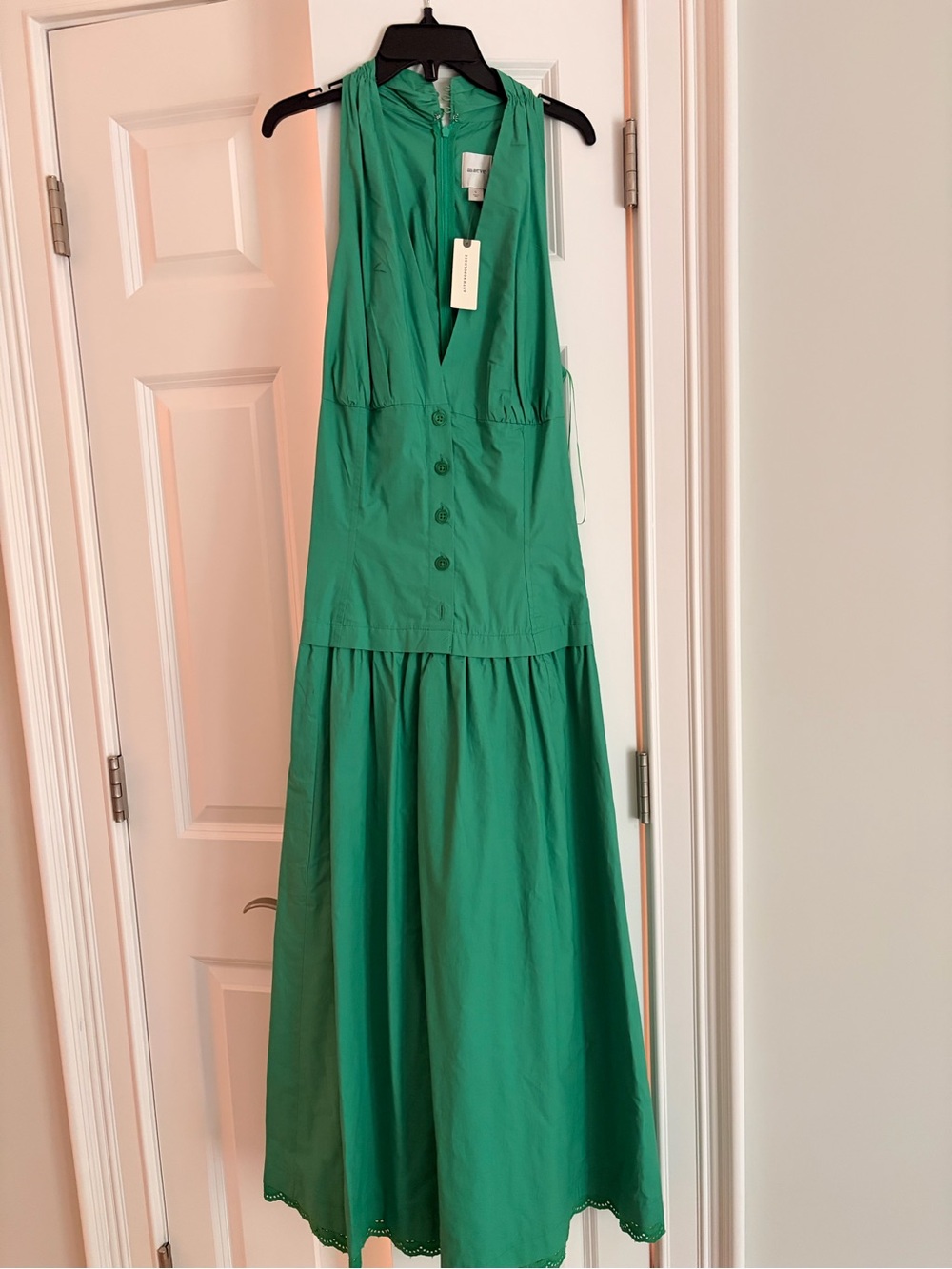 Sleeveless Green Halter Midi Dress - Picture 3 of 10